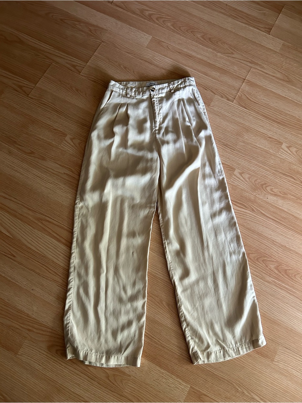Lilyful Beige High Rise Wide Leg Dress Pants Women’s Large
